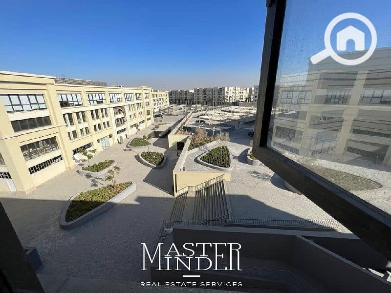 Office over looking open space for sale in Mivida by Emaar Misr - Widok 3