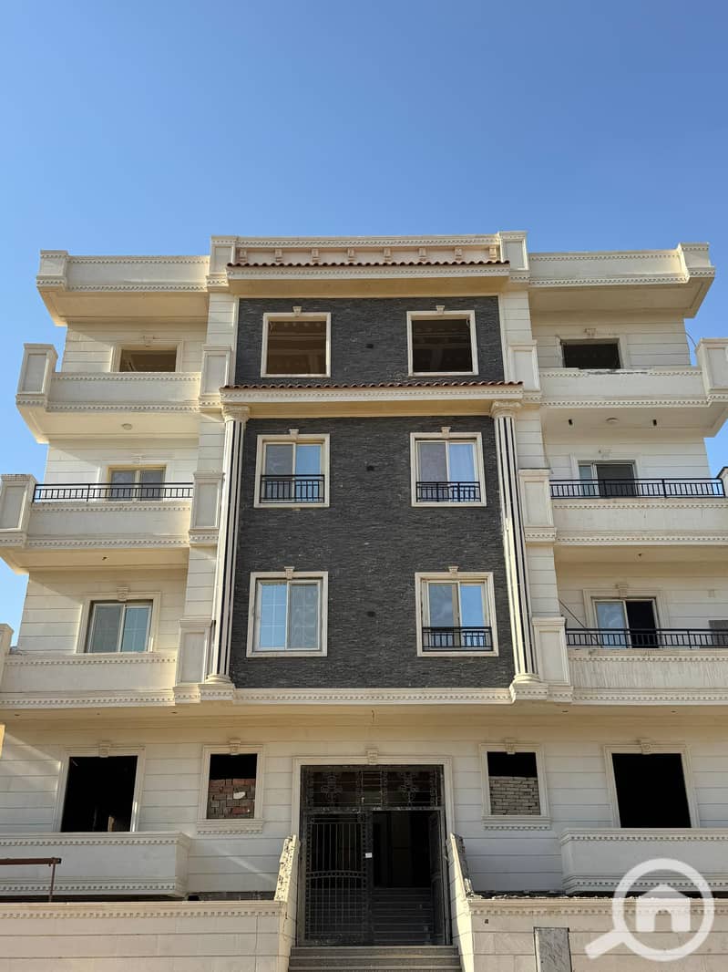 Ground Floor Apartment with Garden For Sale Al Fayrouz District, 1st Touristic Area, 6th of October Prime location next to Mall of Arabia - Ready to - Ansicht 2