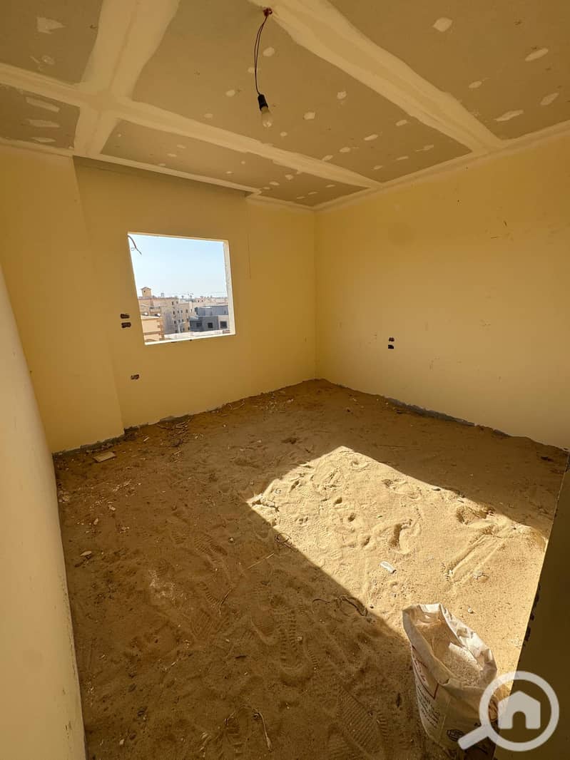 Ground Floor Apartment with Garden For Sale Al Fayrouz District, 1st Touristic Area, 6th of October Prime location next to Mall of Arabia - Ready to - Mehr