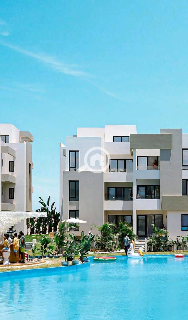 For sale: Townhouse with an area of 165m² + 70m² main floor + 50m² roof terrace, at a very special price in New Alamein, 15 minutes from Alamein Air - Mehr
