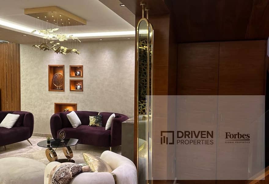 Ready To Move Fully Finished Standalone Villa With Private Pool For Sale In Royal City Compound Near Village West Sheikh Zayed Giza - Widok 5
