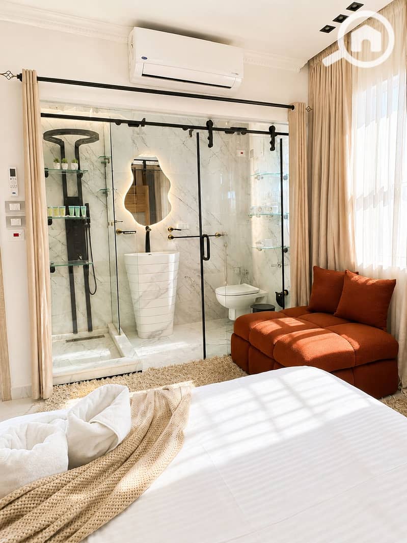 14 View king bed apartment 2 light up. PNG