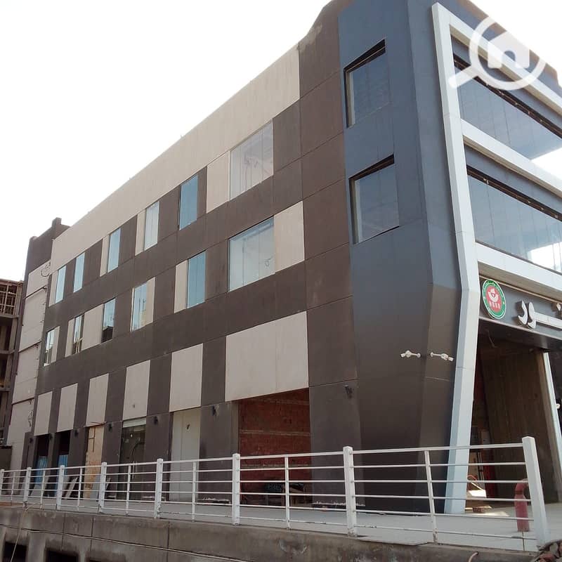 Ground floor shop with a 30-meter facade and 15 meters of outdoor space on the tourist walkway and the rapid train, 6th of October Gardens. - Ansicht 6