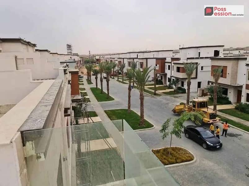 140 sqm apartment for sale in Azzar Compound, Fifth Settlement, with a monthly installment of 26,000 (Prime location overlooking green spaces) - Widok 2