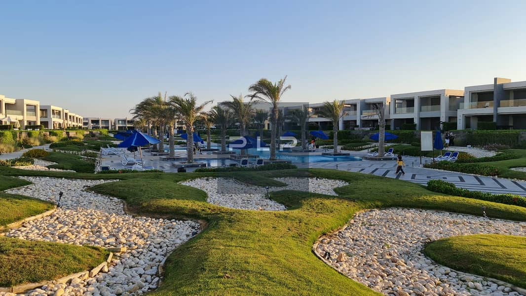 Twinhouse for sale below market price, resale, ready to move fully finished, double view sea and a swimming pool in La Vista RasEl Hikma – pohled 3