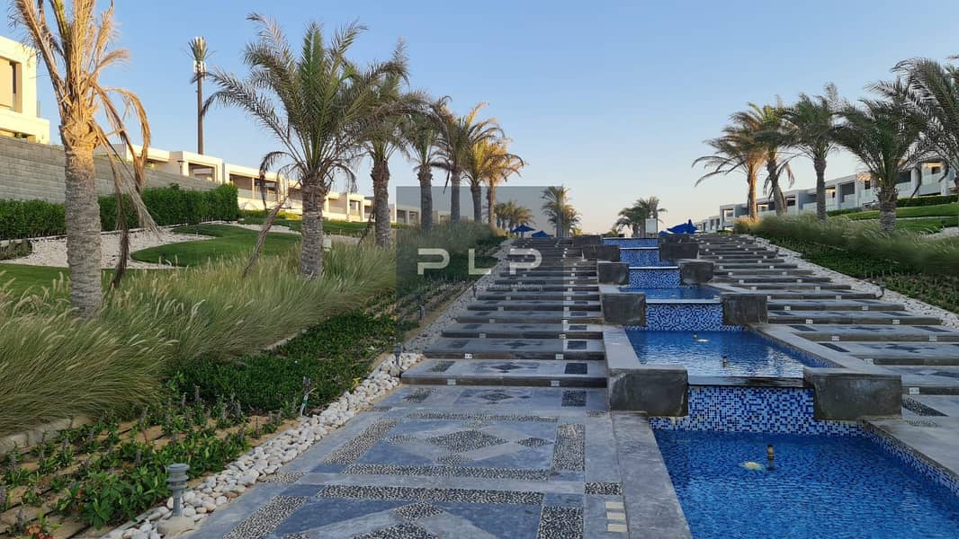 Twinhouse for sale below market price, resale, ready to move fully finished, double view sea and a swimming pool in La Vista RasEl Hikma – pohled 5