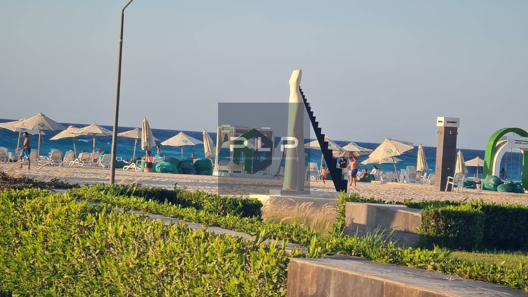 Twinhouse for sale below market price, resale, ready to move fully finished, double view sea and a swimming pool in La Vista RasEl Hikma – pohled 6