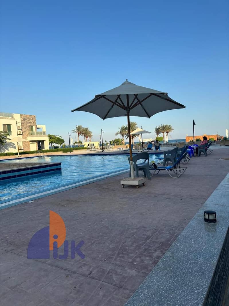 A stunning villa for sale, fully finished with furniture, appliances, and air conditioning, in the heart of Aroma Village, Ain Sokhna, towards Suez, d - Ansicht 4