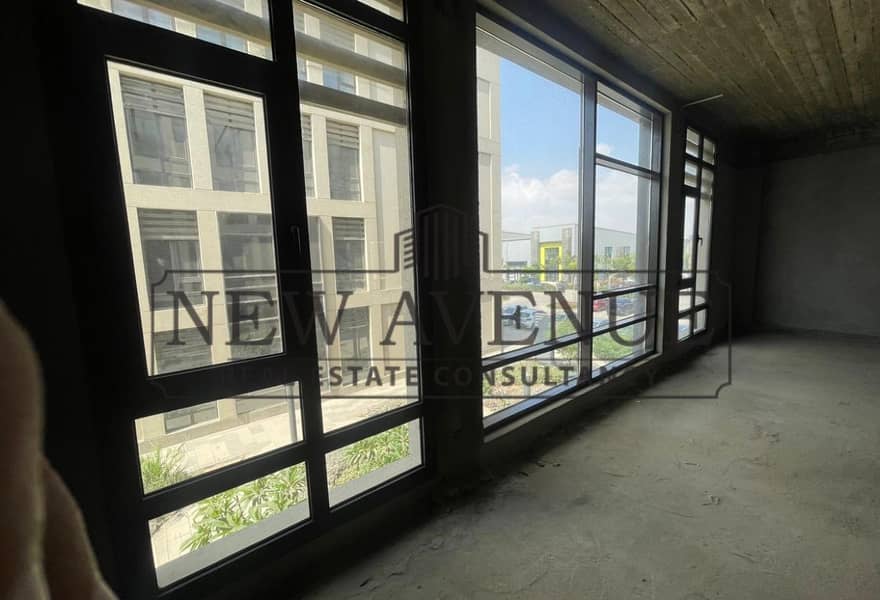 Corner Office At District 5 Fully Finished Open View - Vaade 5