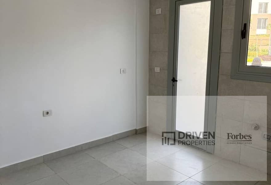 Ready To Move Fully Finished Townhouse For Sale In Palm Parks Palm Hills The Crown Palm Hills 6th of October City Giza - Widok 5