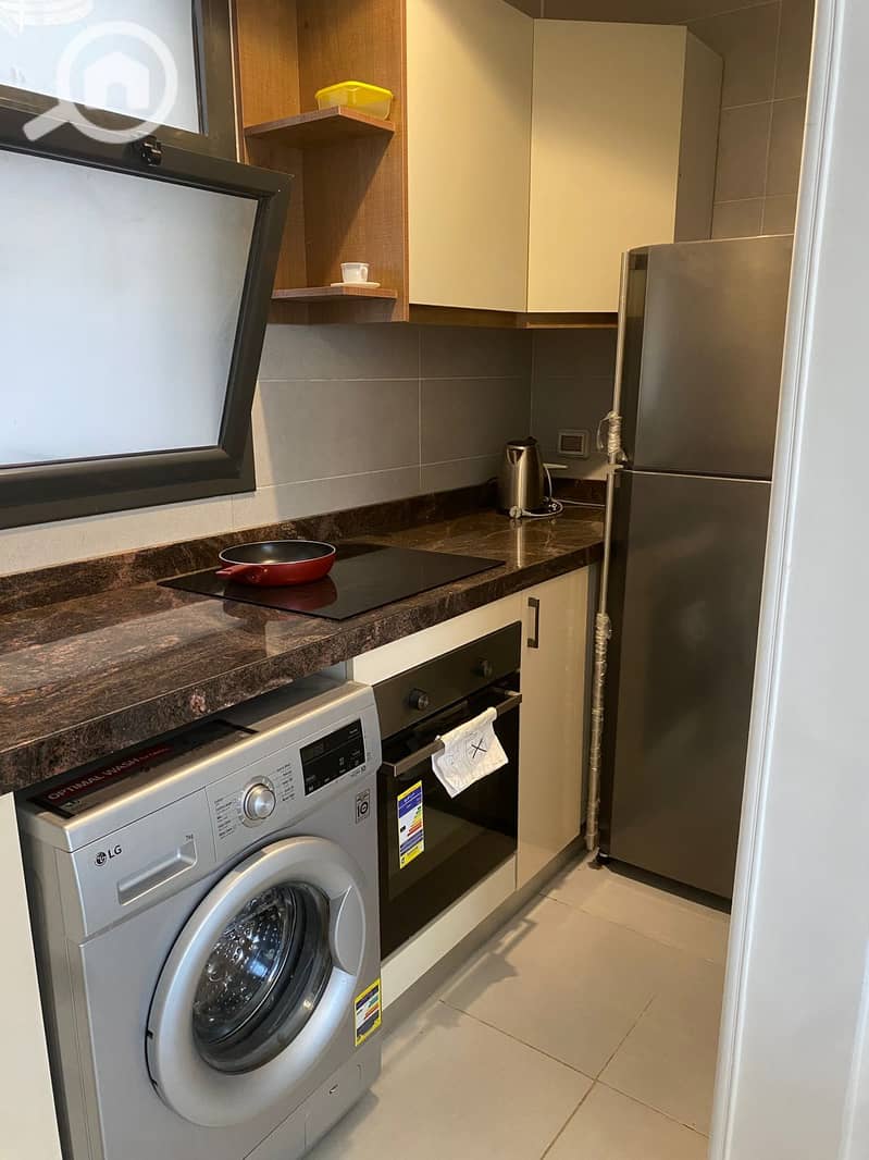 A fantastic opportunity for investment and living: a furnished 63m² studio apartment for sale in cash in one of the best phases of Madinaty, within th - Widok 5