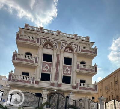 4 Bedroom Flat for Sale in 6th of October, Giza - IMG_5853. jpg