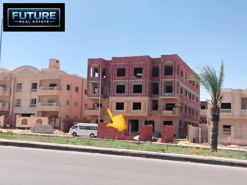 A 250 m² apartment + 50 m² garden in Al-Qarnfal Villas in New Cairo, Fifth Settlement - Bild 3
