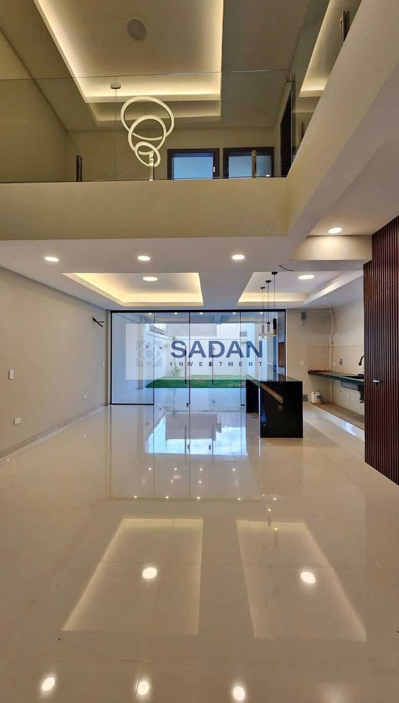 Last duplex for sale with a 50% discount, opposite Cairo Airport, extension of Al Thawra Street, VIP roof view and prime location in Taj City, New Cai – pohled 2