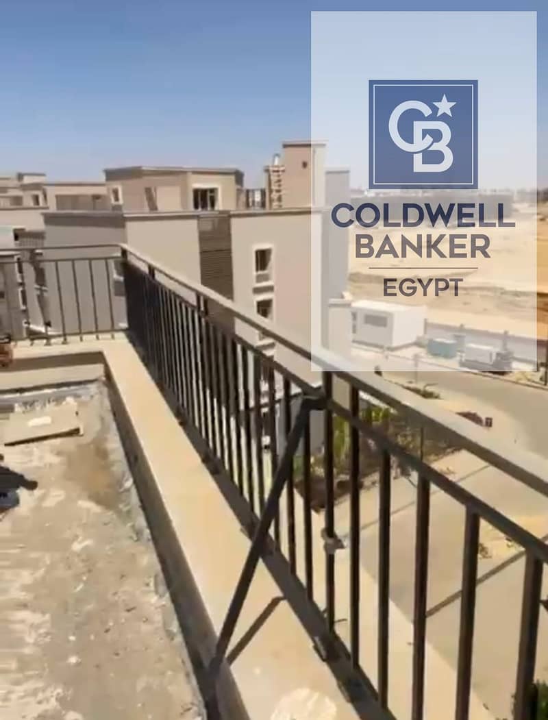 Luxury Penthouse 168 sqm plus a private 96 sqm roof for Sale in October Plaza – Ready to Move - Mehr