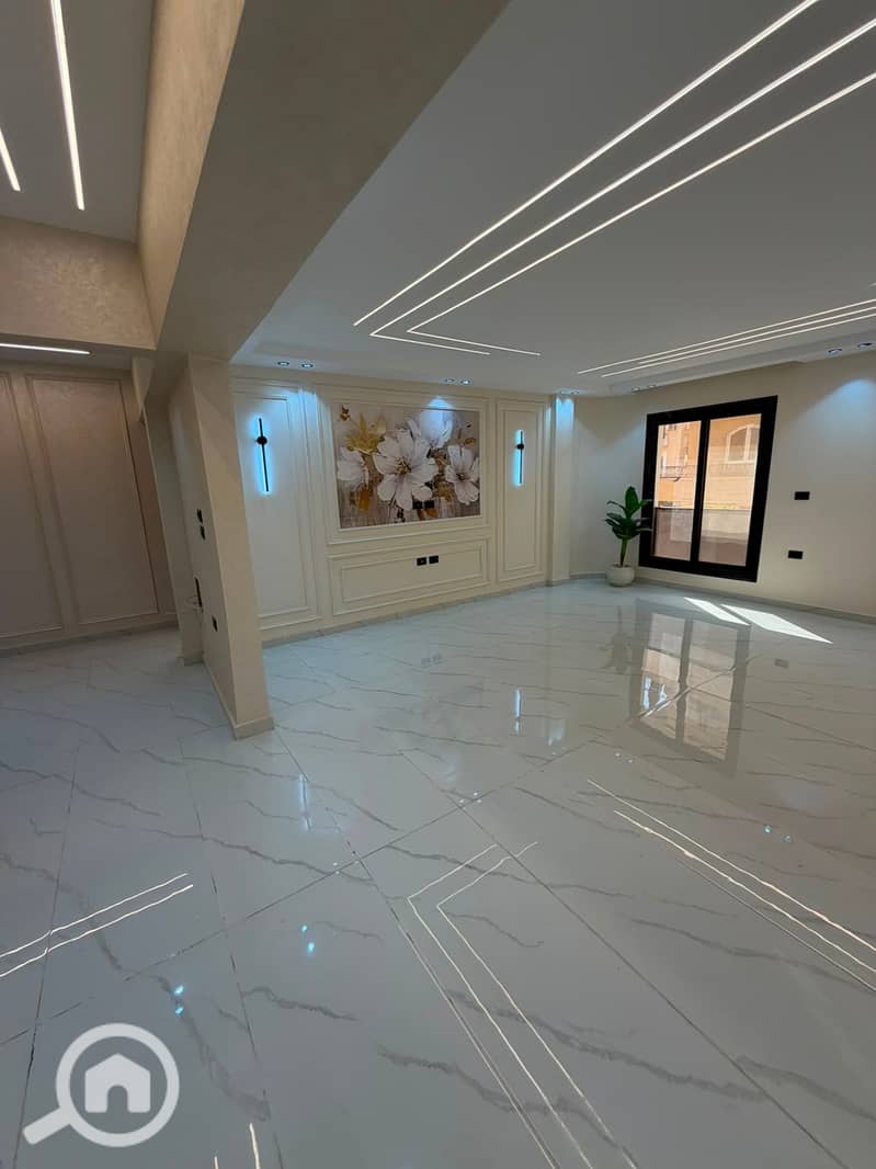 For those who want luxury, a safe investment, and upscale living VIP before devaluation, at the beginning of the year and before the new prices, behind the central axis and behind the Najda Square in the fourth district, next to Royal School and the Egyptian and Nile schools, next to Mirvana Center, and Al-Din, a 205 square meter apartment consisting of 3 rooms. - Widok 3