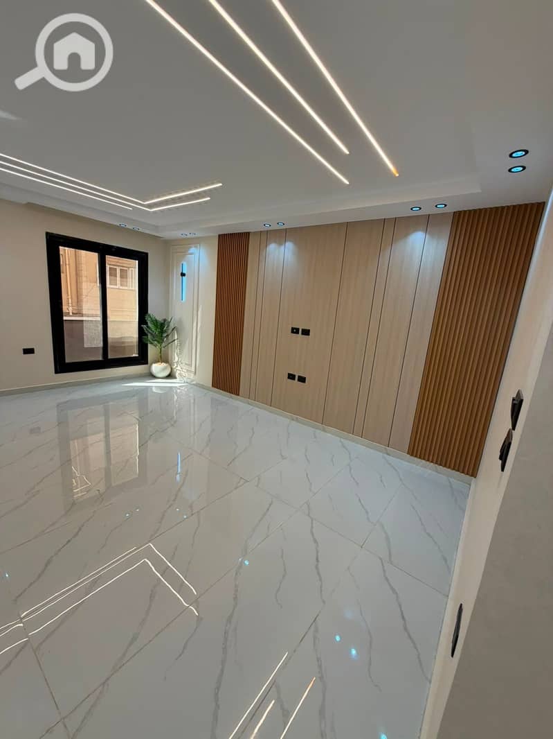 For those who want luxury, a safe investment, and upscale living VIP before devaluation, at the beginning of the year and before the new prices, behind the central axis and behind the Najda Square in the fourth district, next to Royal School and the Egyptian and Nile schools, next to Mirvana Center, and Al-Din, a 205 square meter apartment consisting of 3 rooms. - Więcej