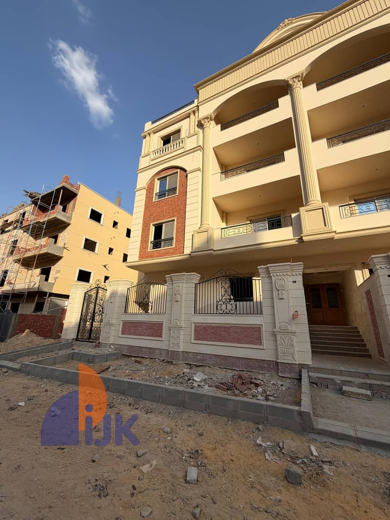 A very special apartment for sale in Andalus, steps away from the Mufida compound and the main thoroughfares in New Cairo, and close to South 90th Str – pohled 4