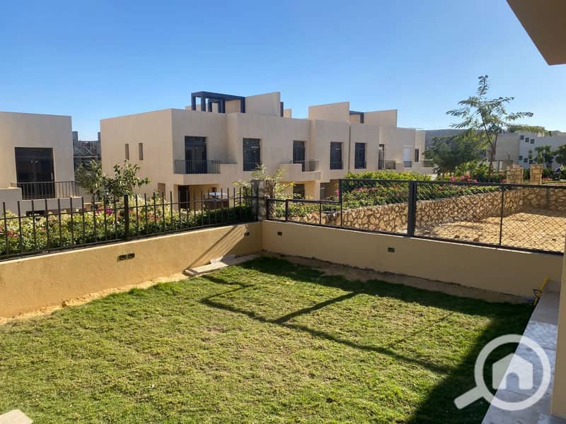 twin house for rent owest -prime location - Vista 6