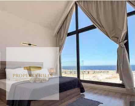 The lowest price for a chalet in Soma Bay with a sea view, fully finished, with a spacious area next to Hurghada Airport, where you can generate income in dollars. - Więcej