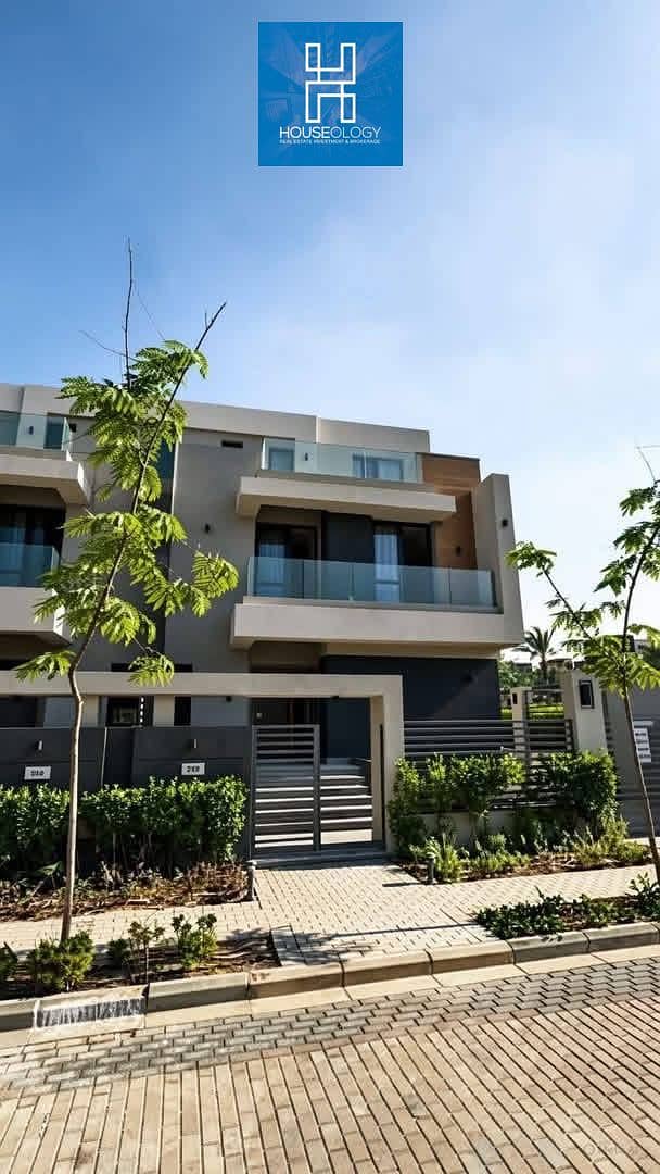 Corner townhouse for sale at a special price in Patio Town, Fifth Settlement, with installments over the longest payment period and near delivery. - Widok 3