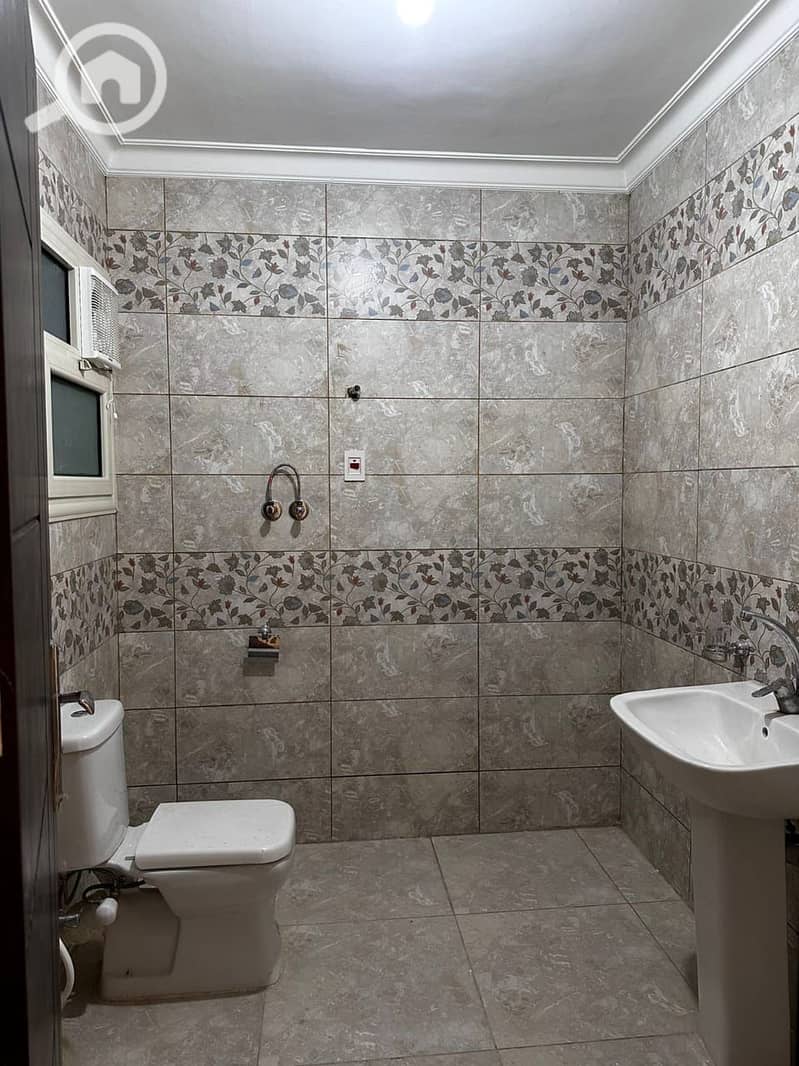 Ground floor administrative office with a private entrance and garden next to the Maadi Ring Road near Carrefour Al-Ma’raj Al-‘Ulwi - View 3