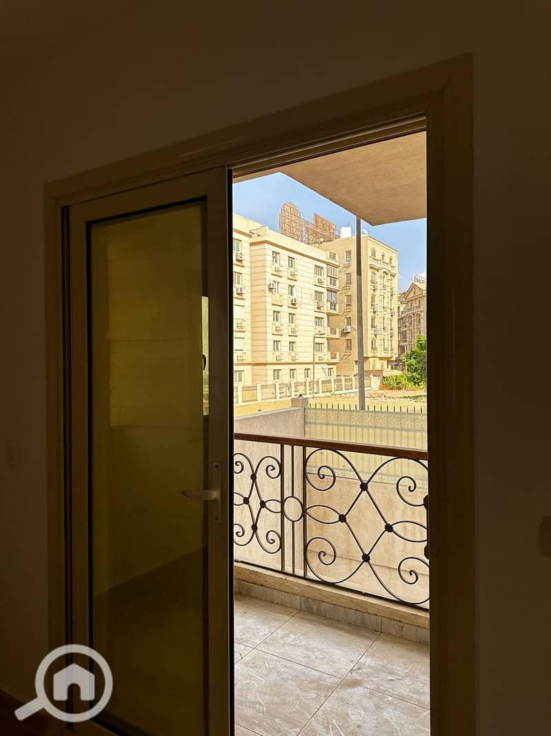 Ground floor administrative office with a private entrance and garden next to the Maadi Ring Road near Carrefour Al-Ma’raj Al-‘Ulwi - View 4