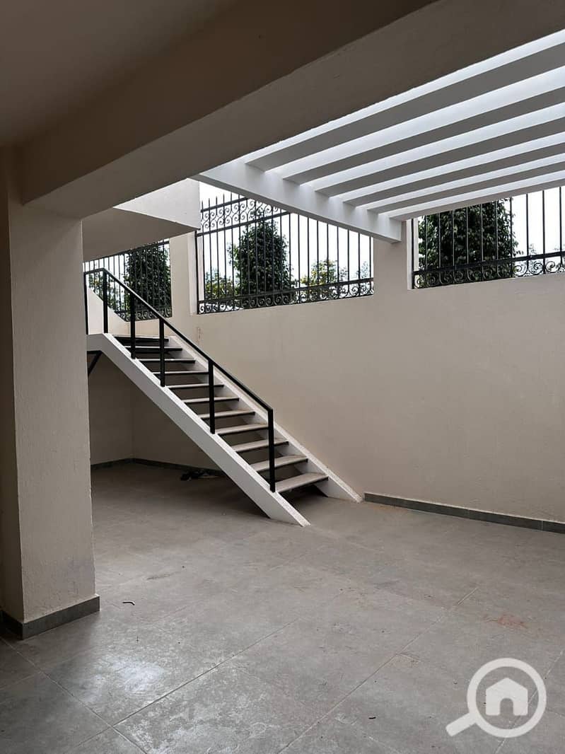 Ground floor administrative office with a private entrance and garden next to the Maadi Ring Road near Carrefour Al-Ma’raj Al-‘Ulwi - View 5