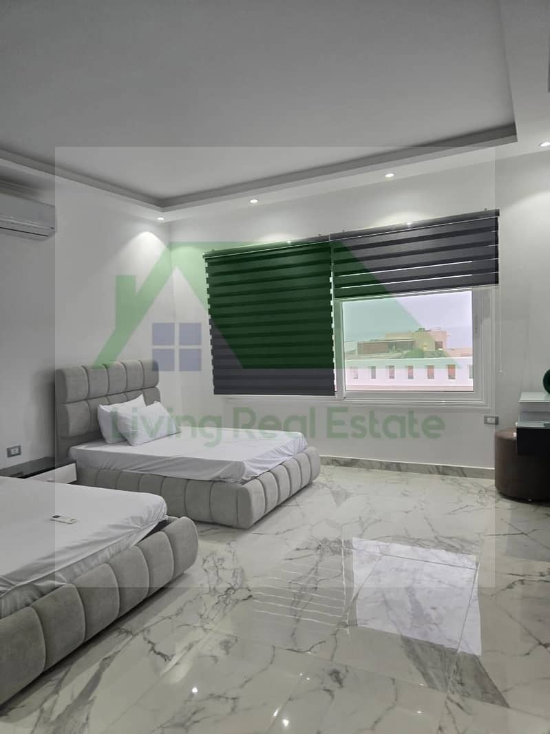 12 53a758dd-3ebc-4e89-989b-2edd820925ab. jpg