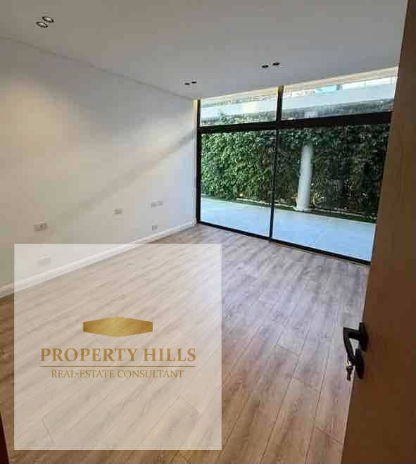 Last apartment in the compound with a garden, immediate delivery, fully finished. The compound has all services and is located with a direct view of the landscape on the Suez Road, in front of the Open Air Mall, Madinaty. - Więcej