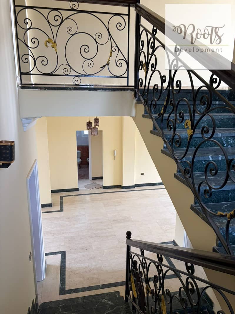 For Rent Standalone Villa With Garden ,Overlooking Landscape,Fully Finished ,in Royal City Compound, AlSheikh Zayed. - Widok 3