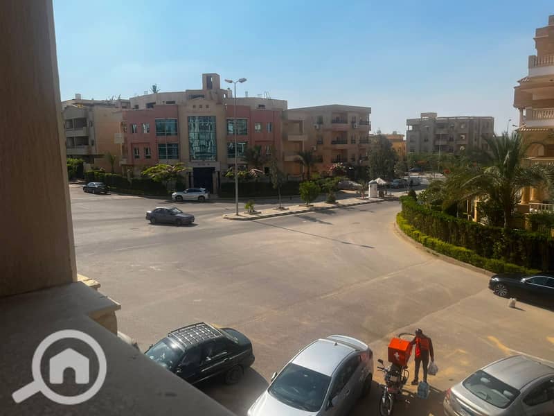 A unique apartment in Al Banafseg Villas, fully finished, with a clear sea view overlooking a garden. - Widok 2
