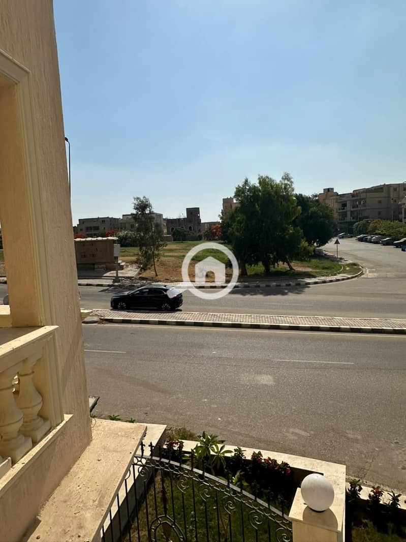 A unique apartment in Al Banafseg Villas, fully finished, with a clear sea view overlooking a garden. - Widok 4