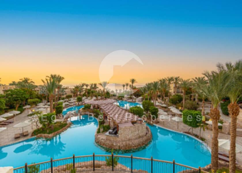 FLOATING CHALET 3 BEDROOMS FULL SEA VIEW FOR SALE IN NEW GOUNA RED SEA FULLY FINISHED BY ORASCOME VERY PRIME LOCATION PRICE WITH INSTALLMENT UP 8 YEAR – pohled 3