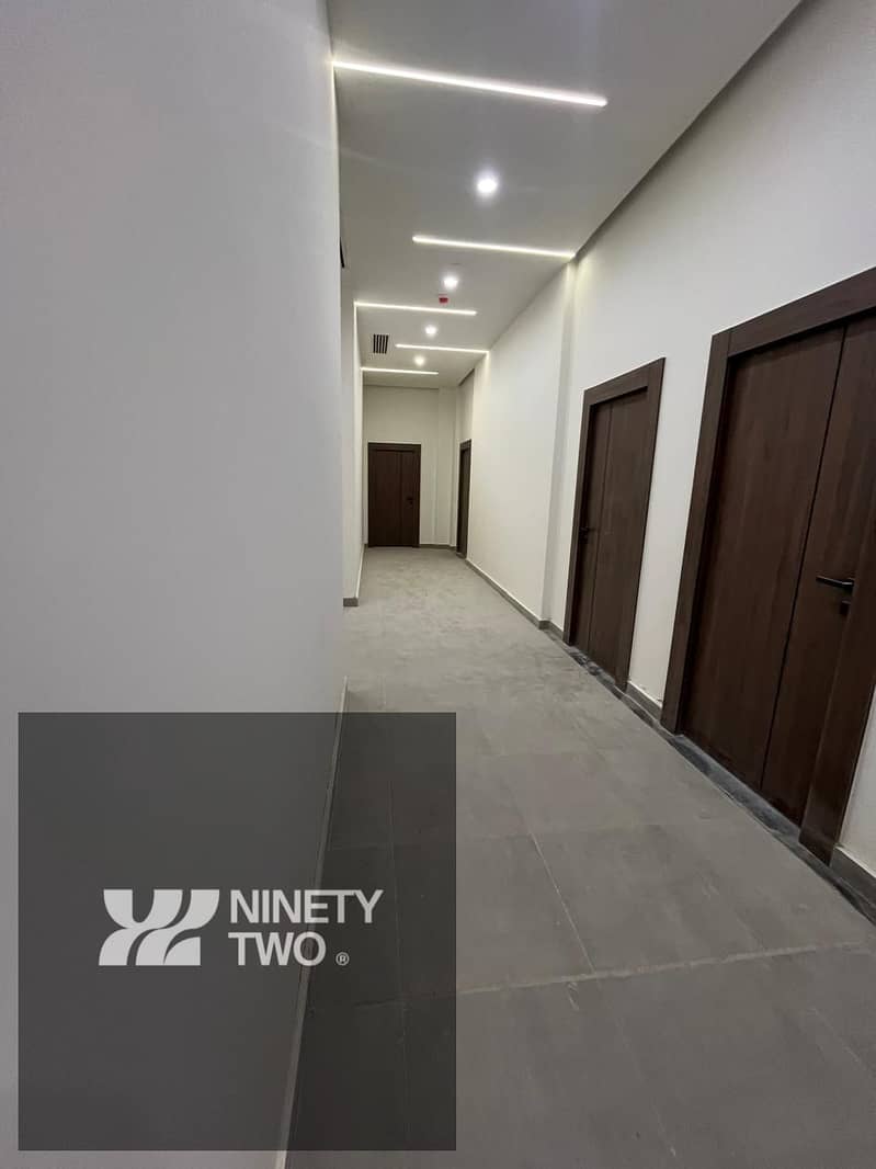 Administrative Office for Rent in 3Sixty New Cairo 43sqm Prime Business Location Fully Finished with Acs - Ansicht 3