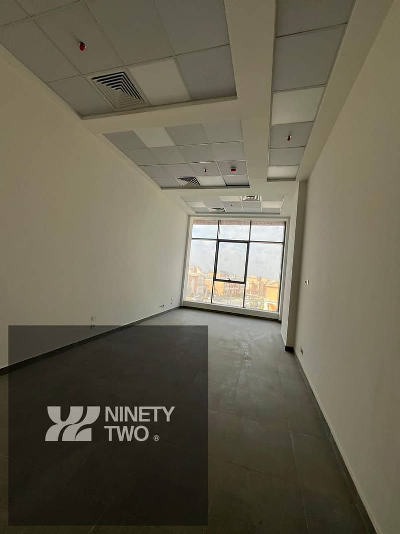 Administrative Office for Rent in 3Sixty New Cairo 43sqm Prime Business Location Fully Finished with Acs - Ansicht 5