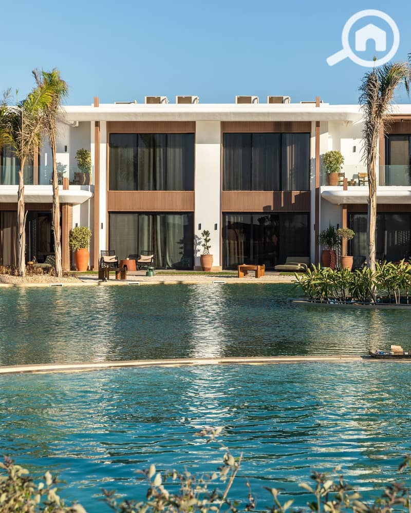 Fully finished villa with AC's, private beach access, and sea view for sale in Zoya North Coast, next to Ghazala Bay in Sidi Abdel Rahman - Widok 2