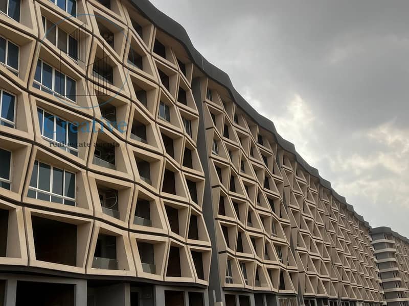Apartment for Sale with Immediate Delivery, Featuring a Distinctive Facade and Elevator Access in R7, New Administrative Capital, Close to Madinaty - Widok 2
