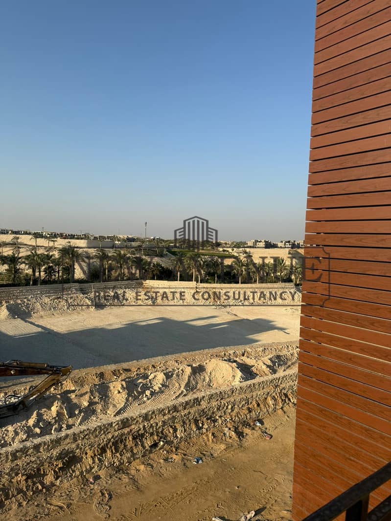 Twin House for Sale in New Giza Kingsrange Phase 2 - with prime location 2nd Row Golf View - Widok 4