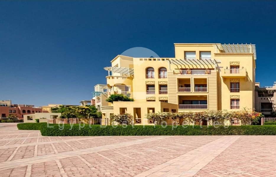 Direct Sea View Chalet Finished with Garden For Sale By Hassan Allam in Gouna Red Sea - Widok 4