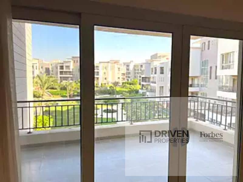 Luxury Furnished Apartment with ACs & Shutters Open View for Sale in New Giza Jasper Woods 6th of October - Widok 5