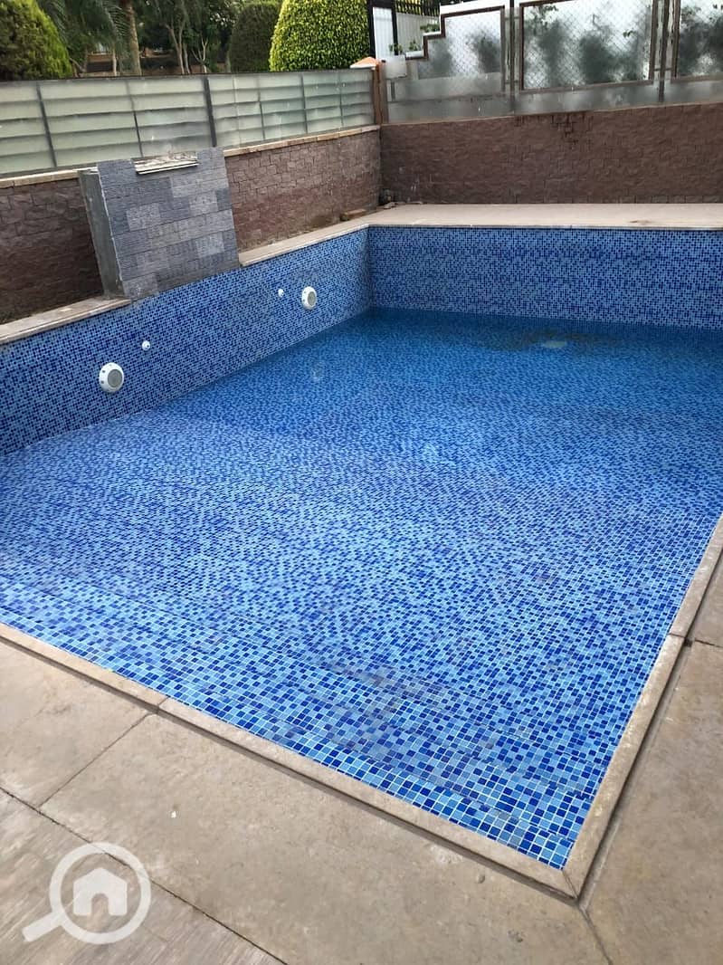 Luxury Standalone Villa for Sale Fully Furnished in Bellagio Compound – 900 SQM with Private Pool, Elevator & Smart Home System in Prime New Cairo - Pohľad 3