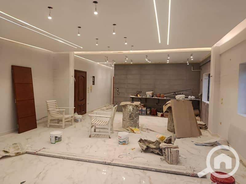 200 m apartment for rent, elevated ground floor, 3 bedrooms and 2 bathrooms, large reception, Zone 8, Sheikh Zayed City, first residence. - Widok 2