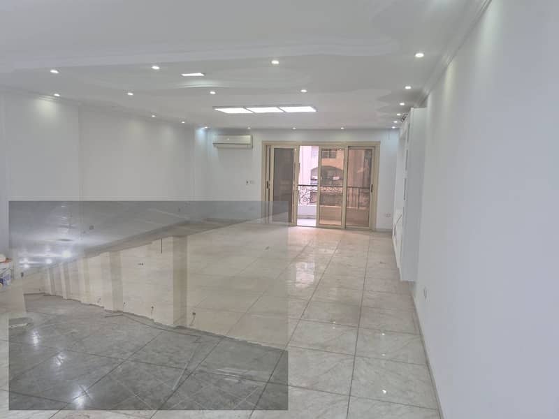 Office for rent in Mohandessin, Muhyi al-Din Abu al-Izz Street, super luxurious, 220 m, 55 thousand – pohled 2