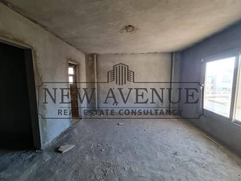 Luxury Corner Standalone Villa 5 Bedrooms 3 Master Bedrooms 2 Living Rooms 477m Land Semi Finished Prime Location - Widok 5