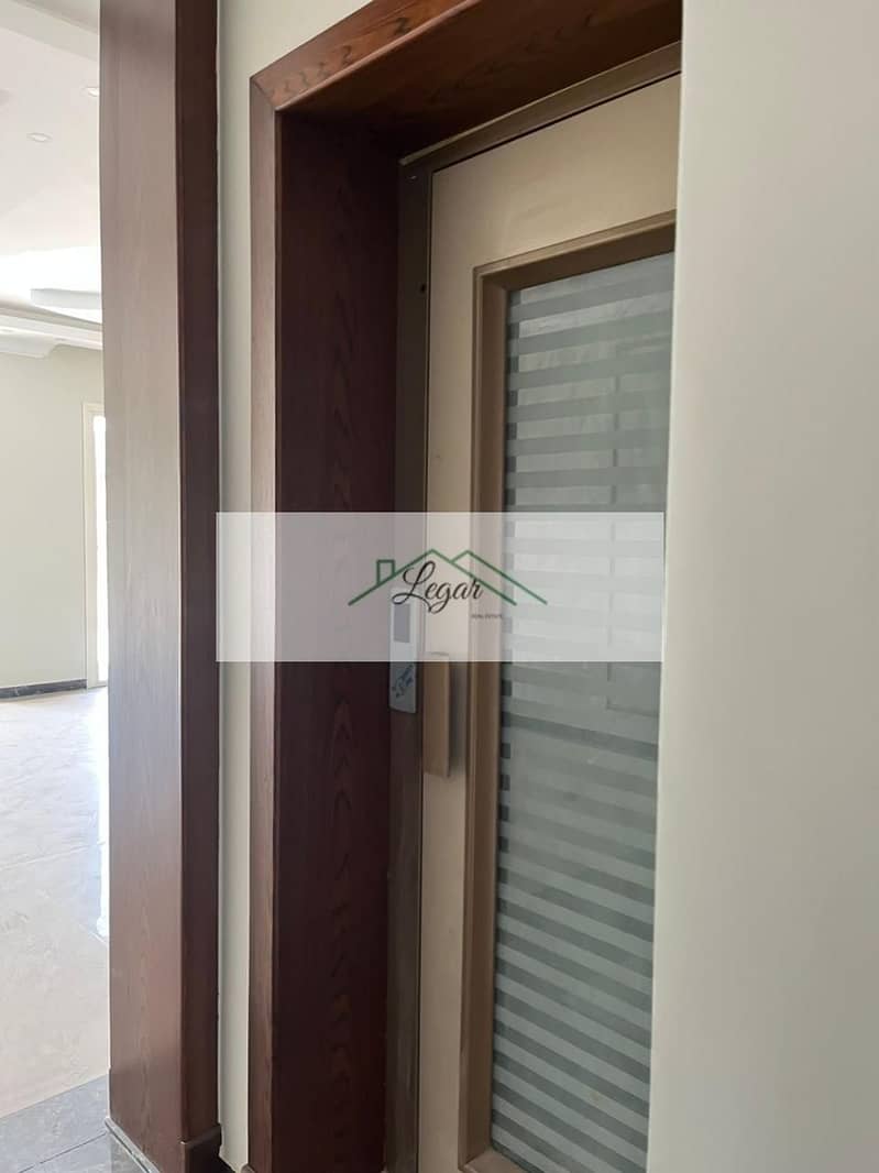 Twin house villa for rent in The Crown Compound - Palm Hills, with a direct view of the compound's largest landscaped area. - Widok 6