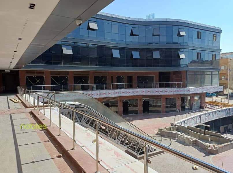 Shop, ready to move, currently leased, in a prime location in Fifth Settlement X Plaza, Al Yassmin new Cairo - Ansicht 2