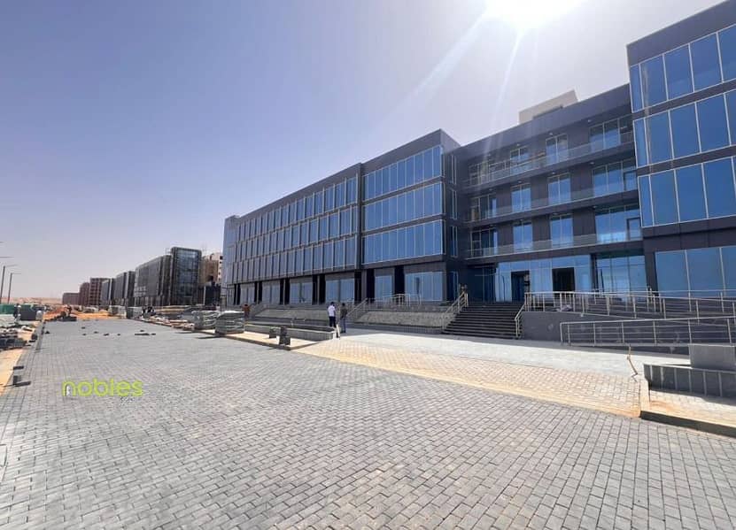 Clinic ,Delivery 1 Year ,fully Finished with AC’s in a prime location 38 minutes away from New Cairo City in Dejoya 3 Strip Mall - Widok 3