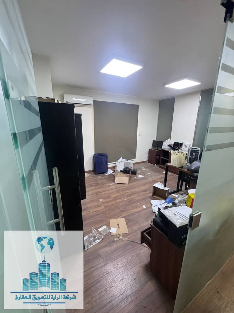 21 efb2ceca-9a41-4d30-ad70-757208ccb2bc. jpg