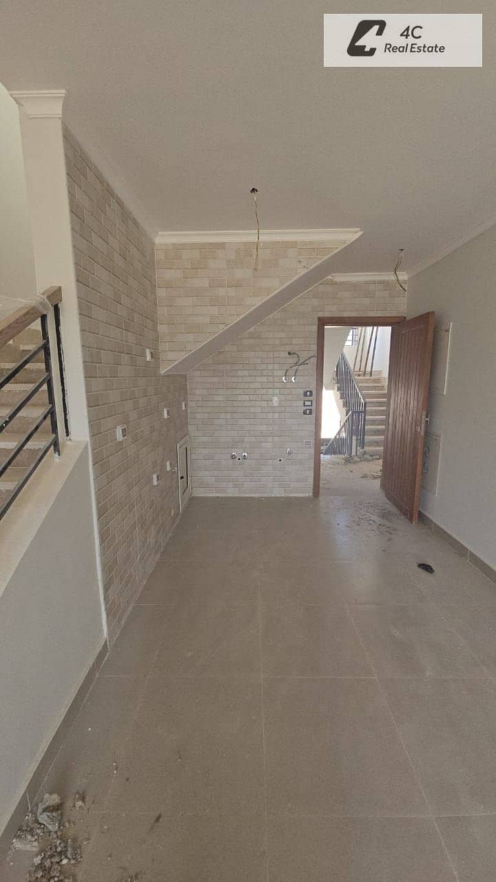 Penthouse Chalet for sale at the lowest price ready to move very prime location sea view in Gaia North Coast - Mehr